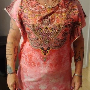 *** PRICE DROP *** Multicolor tee